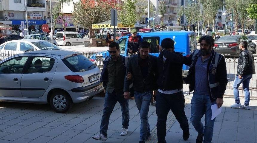 Oto Hırsızları Polis Tarafından Yakalandı