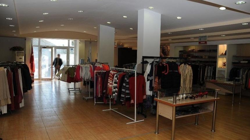 Tebess&uuml;m &Ccedil;arşısı&rsquo;ndan Bin 250 Aileye Gıda Yardımı