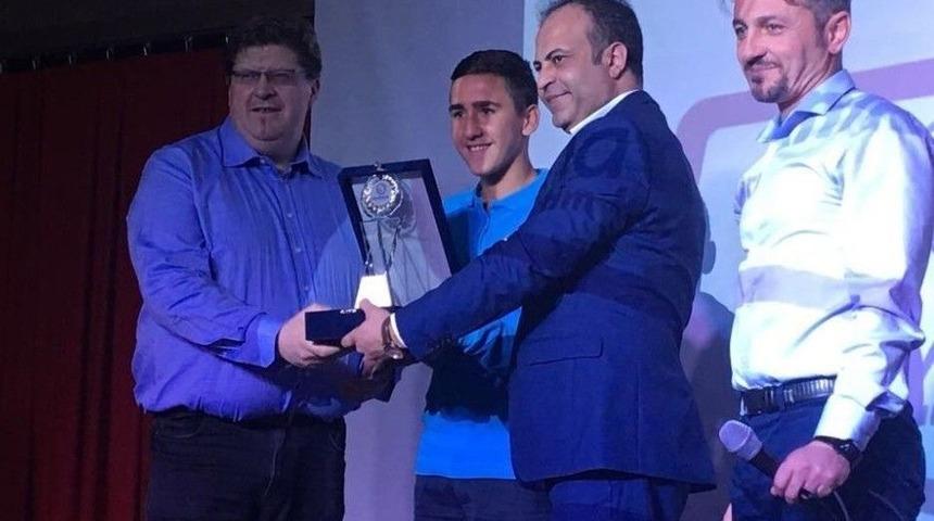 İzmirli &Ouml;ğrencilere İtalya&rsquo;da Staj İmkanı