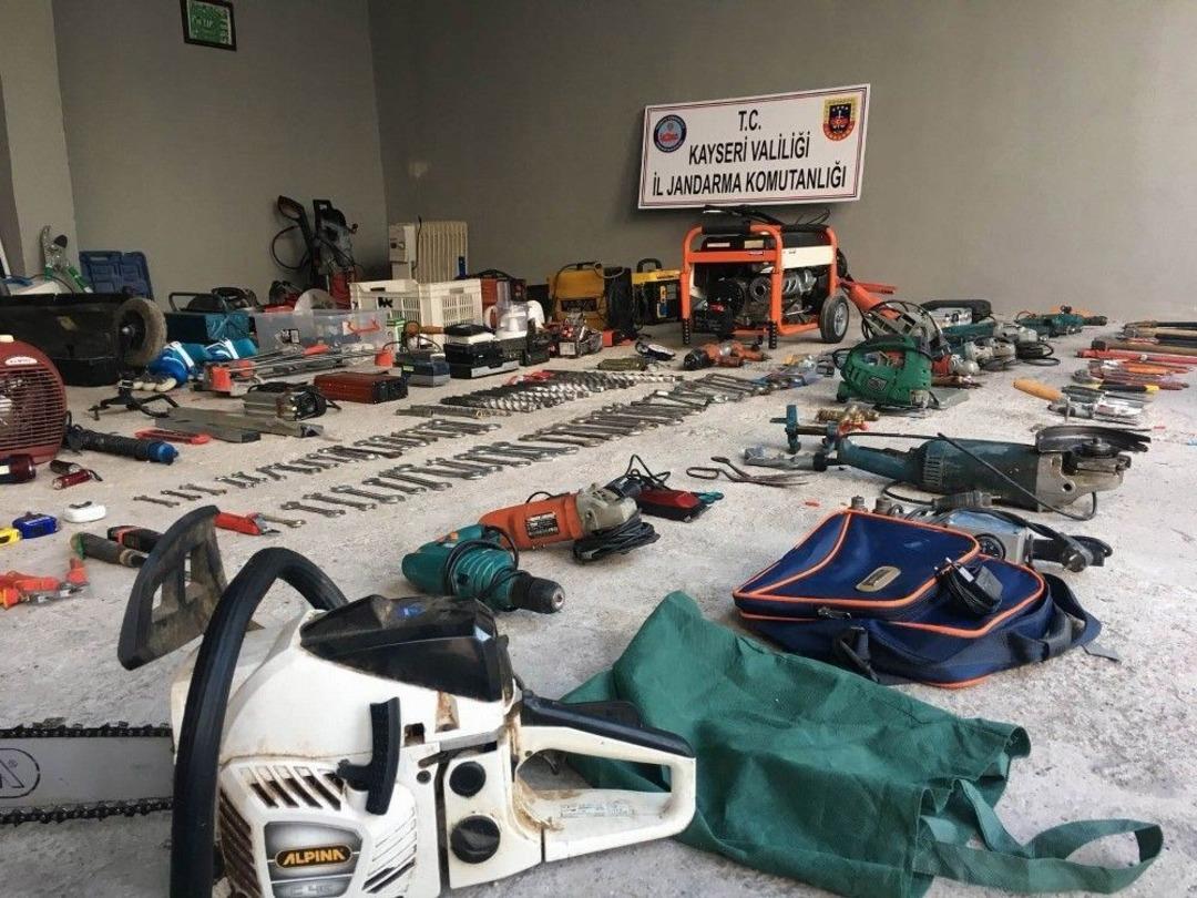 (&ouml;zel Haber) İnşaat Malzemeleri Sergisi Değil Hırsızlık Malzemeleri