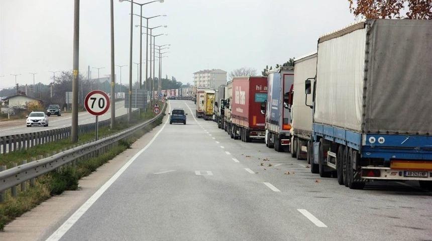 Kapıkule&rsquo;de Tır Ge&ccedil;iş Rekoru Kırıldı