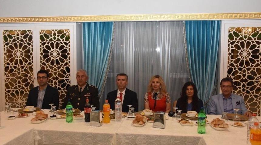 Kaymakam Sırmalı, Şehit Aileleri Ve Gaziler İle İftarda Buluştu
