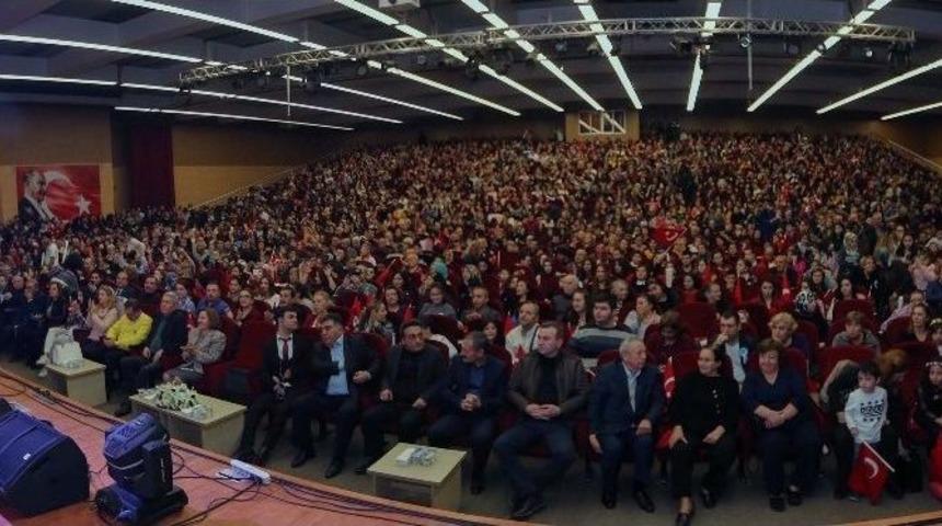 Buray, Yenimahalle&rsquo;de Engelliler İ&ccedil;in Sahneye &Ccedil;ıktı