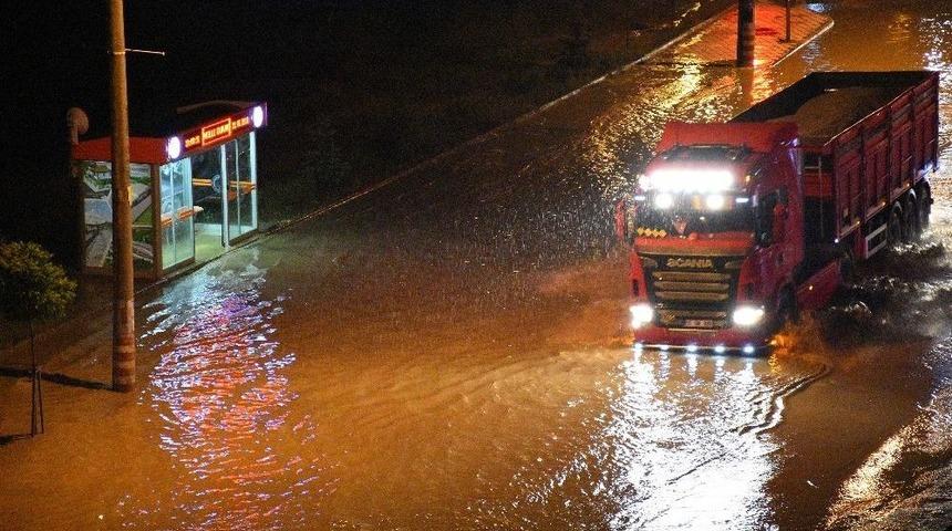 Gümüşhane’de Sağanak Yağış Etkili Oldu
