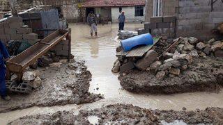 Yenifakılı’da Şiddetli Yağmur 15 Ev Ve Ekili Alanlara Zarar Verdi