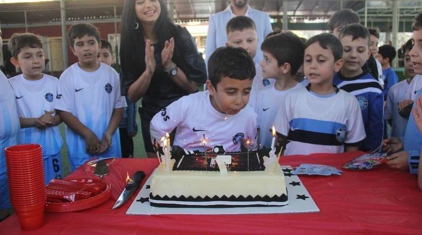 Ma&ccedil;ta Minik Kerem&rsquo;e Doğum G&uuml;n&uuml; S&uuml;rprizi