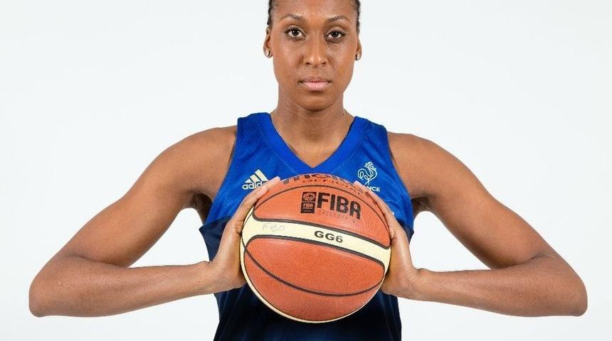 D&uuml;nyaca &Uuml;nl&uuml; Fransız Basketbolcu Sandrine Gruda Yakın Doğu &Uuml;niversitesi&rsquo;nde