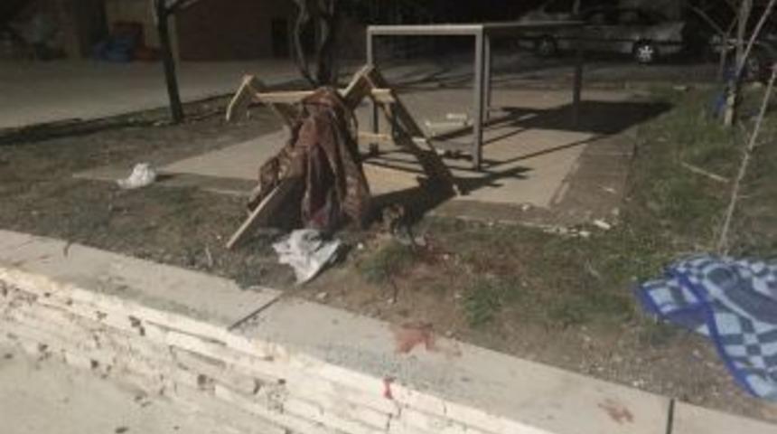 Afgan Gen&ccedil;, Arkadaşının Boğazını Kesti