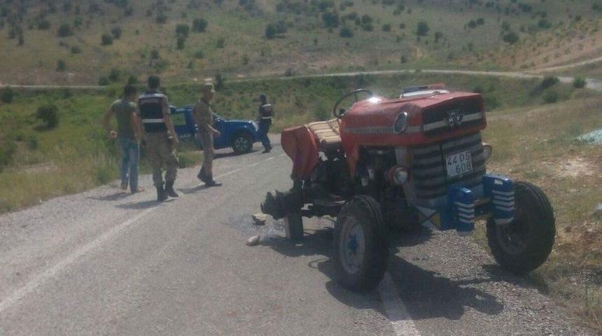 Devrilen Trakt&ouml;r&uuml;n Altında Kalan S&uuml;r&uuml;c&uuml; Yaralandı