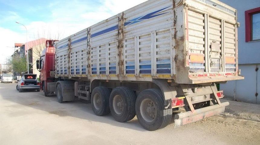 Uşak’ta Kamyoncuları Canından Bezdiren Akü Hırsızları Yakalandı