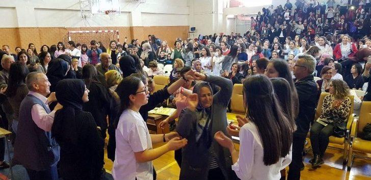 Meslek Liseli Kızlardan Yaşlılara Vefa G3