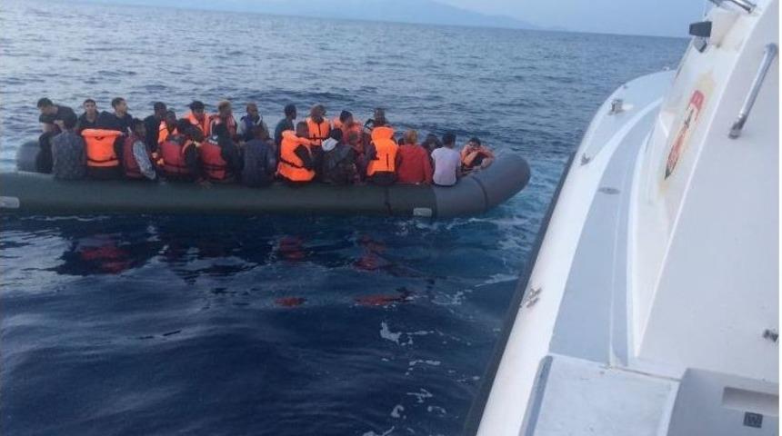 İzmir’de 49 Kaçak Düzensiz Yakalandı