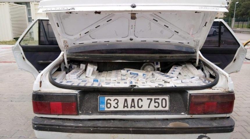 Otomobilin Her Yerinden Ka&ccedil;ak Sigara &Ccedil;ıktı