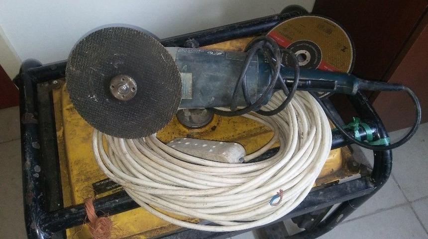 Demir Elektrik Direklerini Kesip &Ccedil;alan Şebeke Su&ccedil;&uuml;st&uuml; Yakalandı