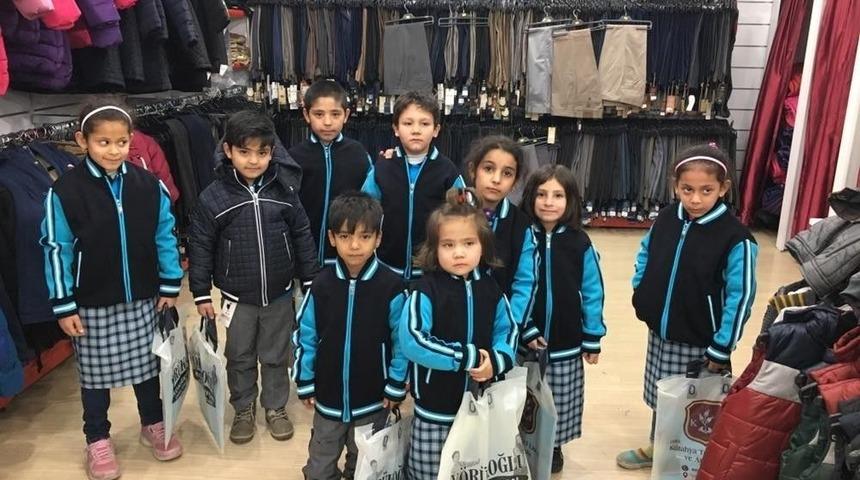 Mültecilerin İmdadına Kütahya Sosyal Yardım Ve Kültür Vakfı Üyeleri Yetişti