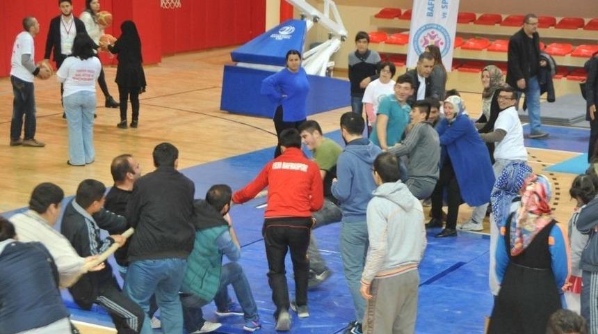 Bafra&rsquo;da Geleneksel &Ouml;zel &Ccedil;ocuklar Spor Şenliği