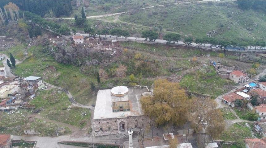 Manisa&rsquo;daki En Eski T&uuml;rk Eseri Olan Ulu Caminin Heybeti Ortaya &Ccedil;ıkıyor