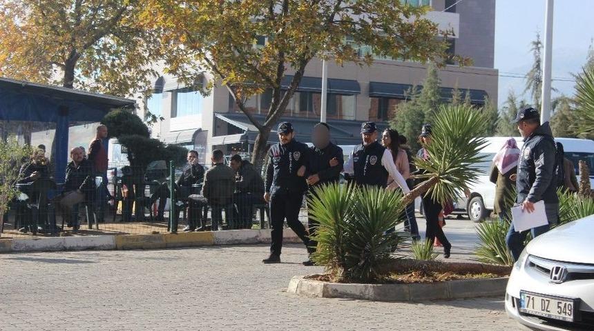 Sahte Sterlinle 150 Bin Tl Dolandıran İki Kişi Yakalandı