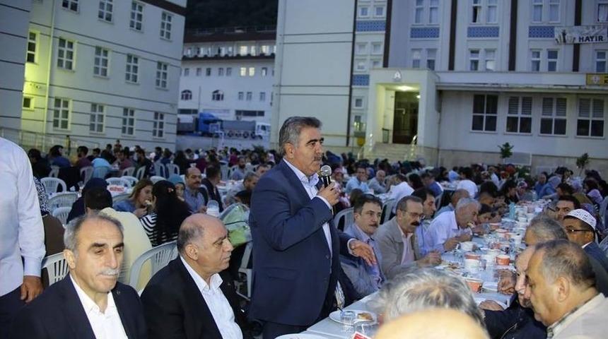 &Ouml;zdemir: &ldquo;ramazan&rsquo;ın Bereketini Paylaşmaya Devam Ediyoruz&rdquo;