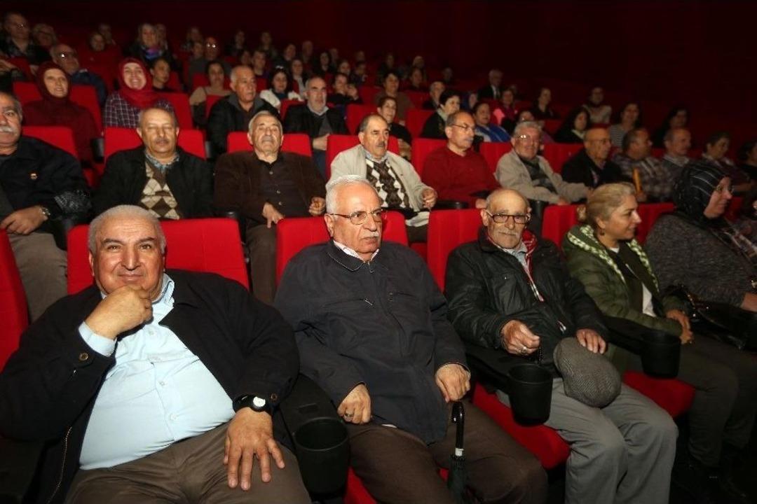İkinci Bahar Sakinlerine Yenimahalle&rsquo;den Sinema Jesti