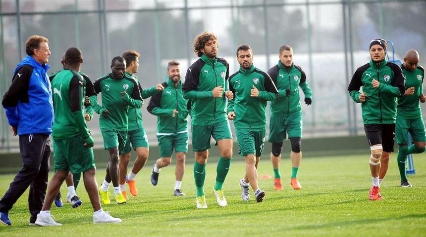 Bursaspor&rsquo;da Fenerbah&ccedil;e Mesaisi Başladı