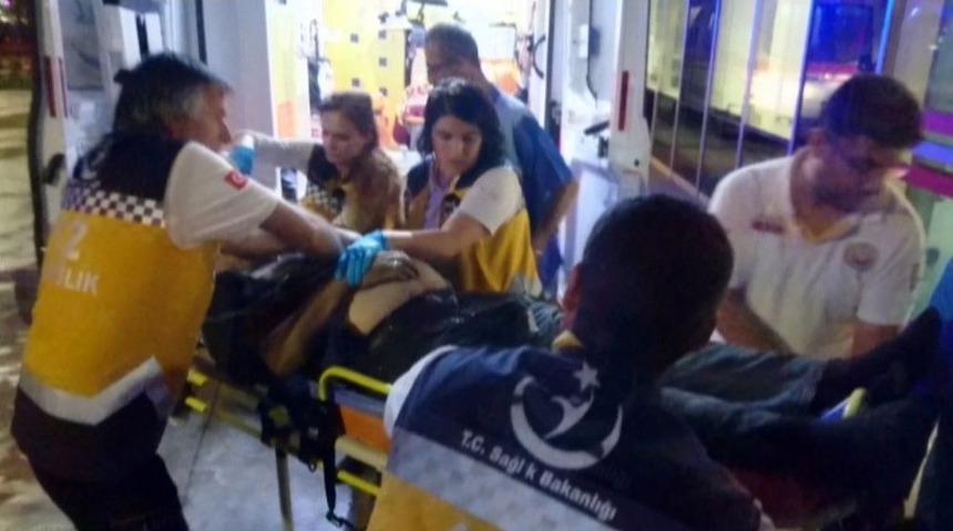 Ablasını Rahatsız Ettiği Kişiyi Bı&ccedil;aklayarak Ağır Yaraladı