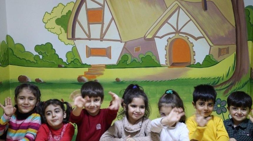 Minik &Ouml;ğrenciler Doktorluğu &Ouml;ğrendi