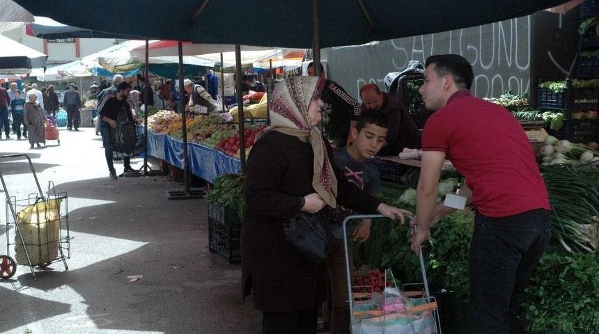 G&ouml;n&uuml;ll&uuml; 6 Lise &Ouml;ğrencisi Yardım Timi Kurdu, Yardım Edene Kadar Akla Karayı Se&ccedil;ti