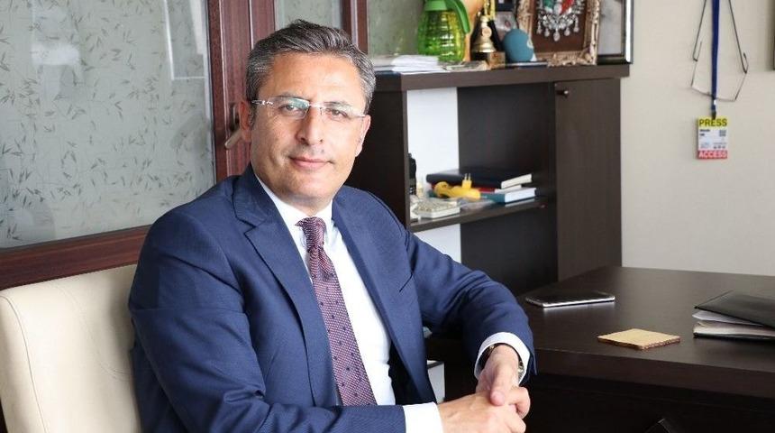 Pamuk: "masa Başında Oturarak Belediyecilik Yapmanız M&uuml;mk&uuml;n Değil"