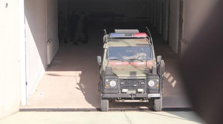 Kediye İşkence Yapan Ş&uuml;pheli, Sağlık Kontrol&uuml;nden Ge&ccedil;irildi