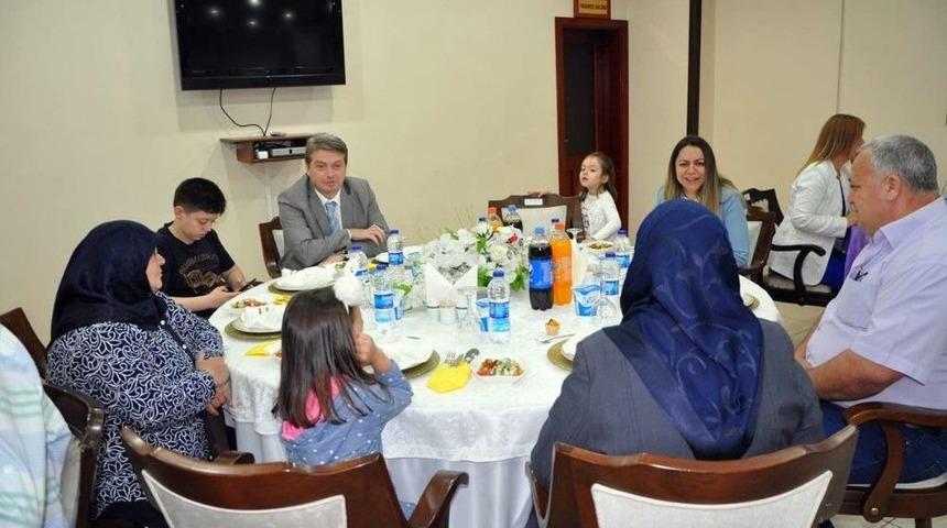 Kaymakam Karahan, Şehit Aileleriyle İftarda Buluştu