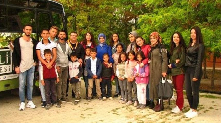 Ne&uuml;&rsquo;den K&ouml;y Okullarına Geleneksel Yardım Etkinliği