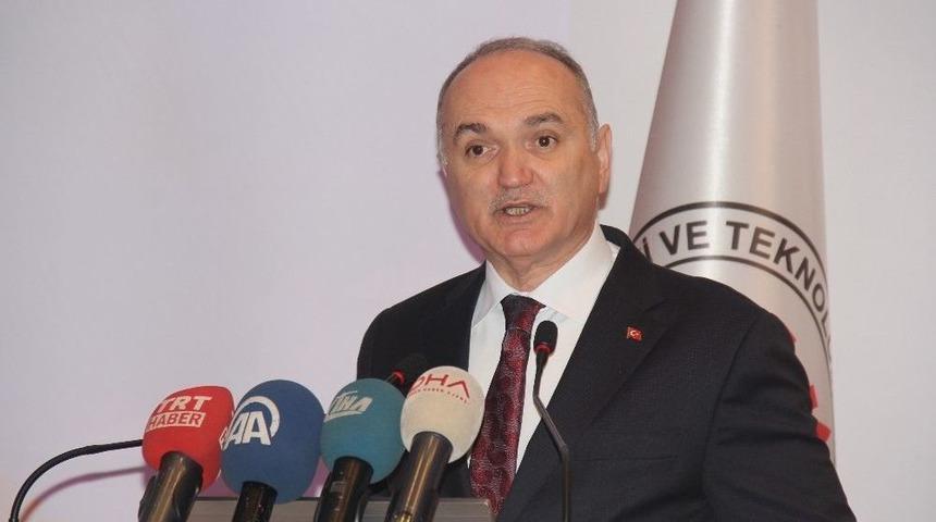 Bakan &Ouml;zl&uuml;: "t&uuml;bitak&rsquo;ın Yeniden Yapılandırılmasını G&uuml;ndemimize Almış Bulunuyoruz"