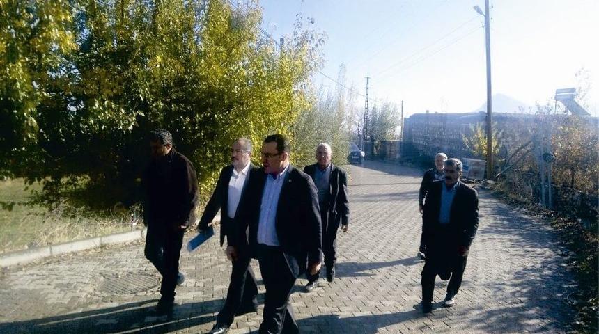 Kaymakam Kaya K&ouml;yl&uuml;lerin Sorunlarını Dinledi