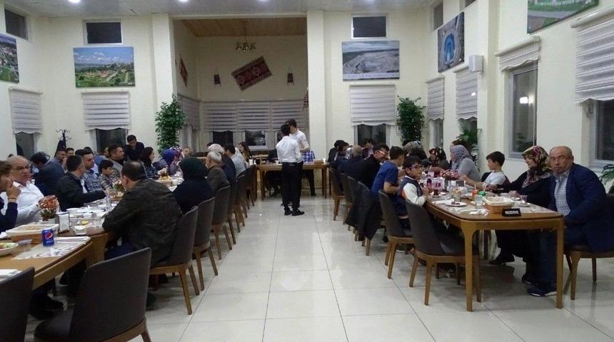 Hisarcık Belediyesi&rsquo;nden Şehit Aileleri Ve Gazilere İftar