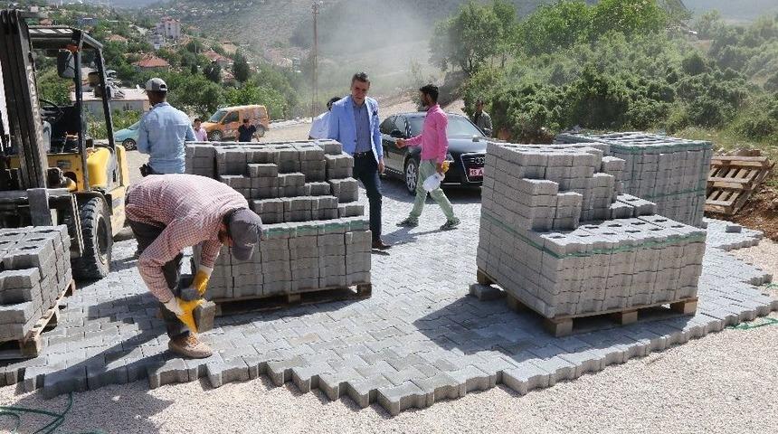 Sezgin: &ldquo;8 Ayda 80 Bin Metre Kare Parke D&ouml;şedik&rdquo;