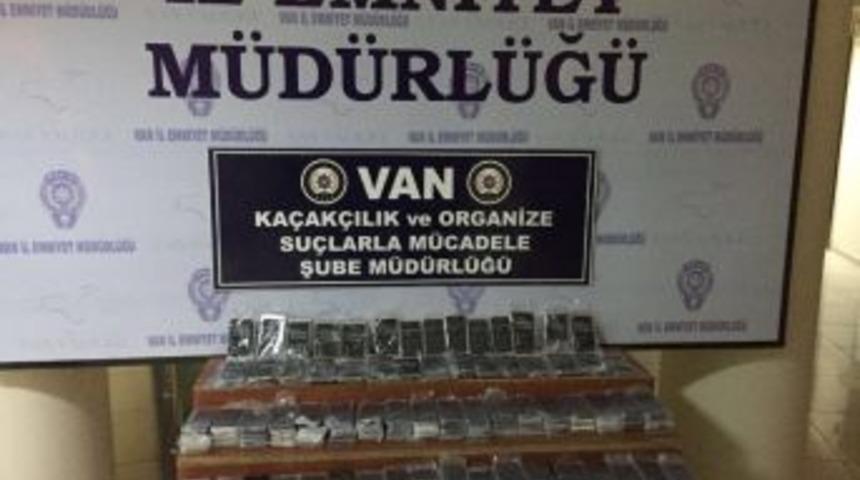 Van&rsquo;da 265 Adet Ka&ccedil;ak Cep Telefonu Ele Ge&ccedil;irildi
