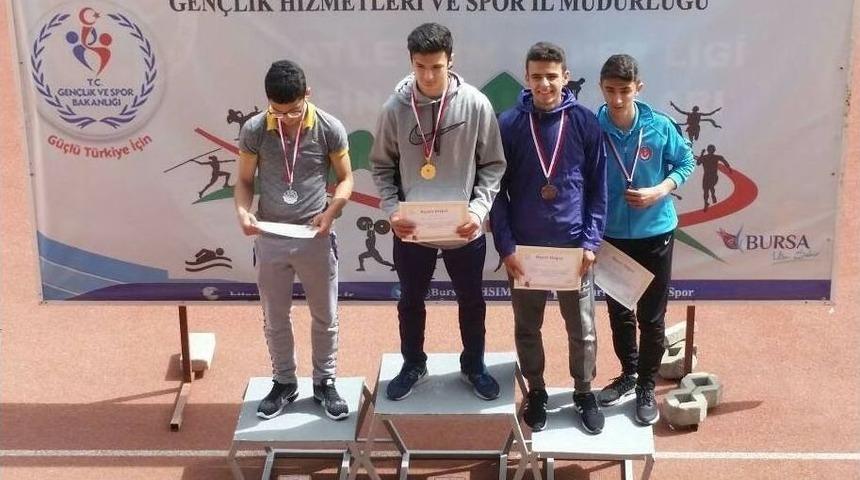 Gedizli Sporcu Atletizm&rsquo;de T&uuml;rkiye Birincisi Oldu
