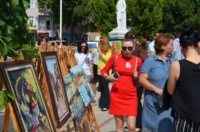 Tekirdağ Valiliği Önünde Resim Sergisi 2