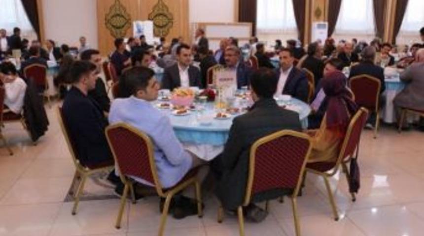 Altıntaş’ta Şehit Aileleri, Gaziler Ve Muhtarlara İftar