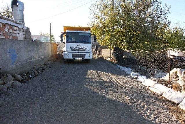 Başkan Akat Yol Çalışmalarını Denetledi