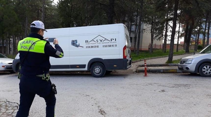 Duyarsız S&uuml;r&uuml;c&uuml;ye 408 Lira Ceza Kesildi