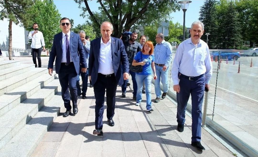Cumhurbaşkanı Adayı Muharrem İnce&rsquo;den Rakiplerine Bağış
