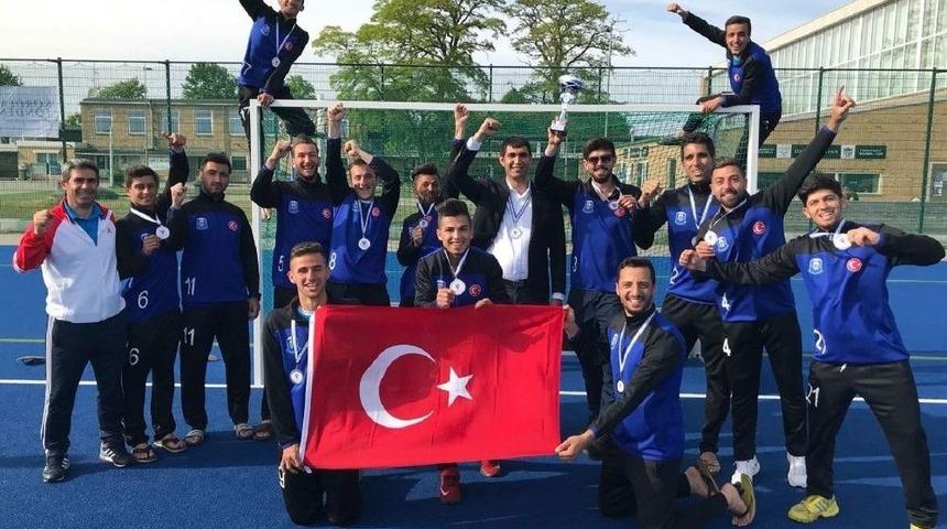 Avrupa&rsquo;nın Hokeyde Gol Kralı Mahmut Yunus Cengiz Oldu