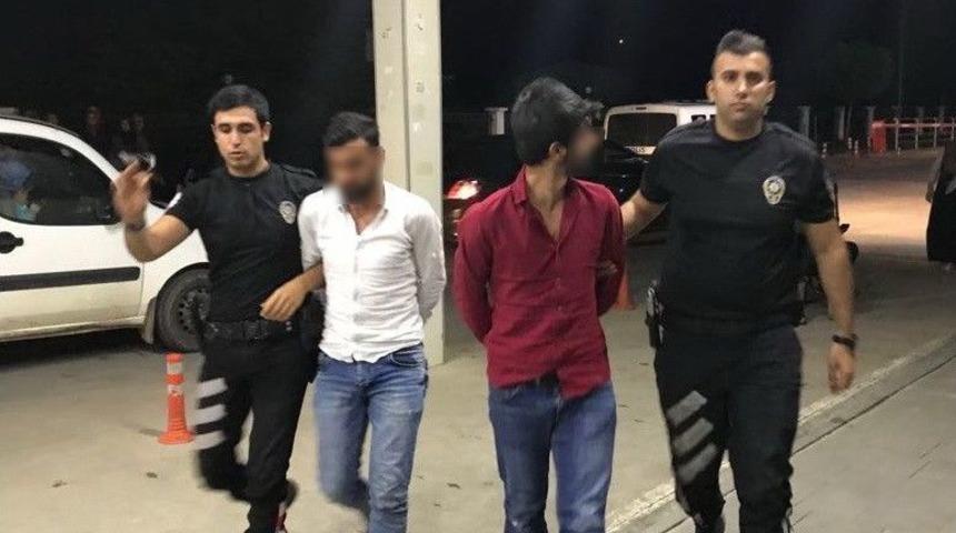 Ş&uuml;pheli Şahısların &Uuml;zerinden Eroin &Ccedil;ıktı