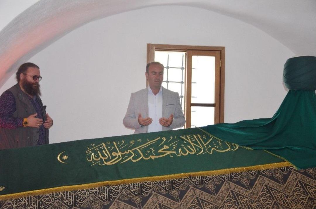 Ramazan&rsquo;da Şeyh Edebali T&uuml;rbesi&rsquo;ne Ziyaret&ccedil;i Akını