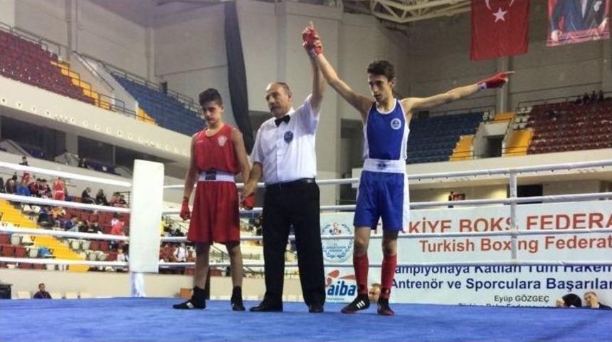 Kağıtsporlu Gen&ccedil; Boks&ouml;rlere 5 Madalya