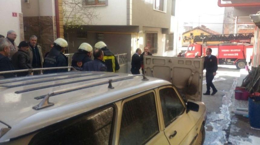 Park Halinde Otomobil Yandı