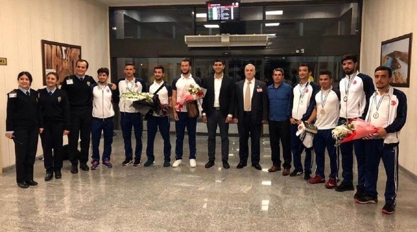 Avrupa Şampiyonları Gaziantep&rsquo;e D&ouml;nd&uuml;