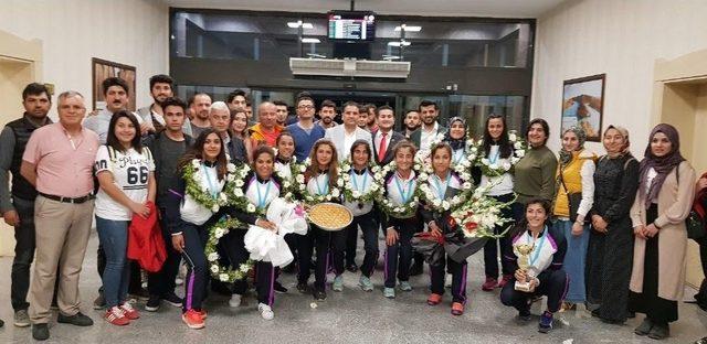 Avrupa Şampiyonları Gaziantep’e Döndü